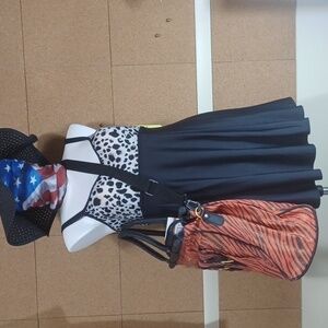 Swim wear one piece with skirt size 22W in a beautiful black and white ♥️